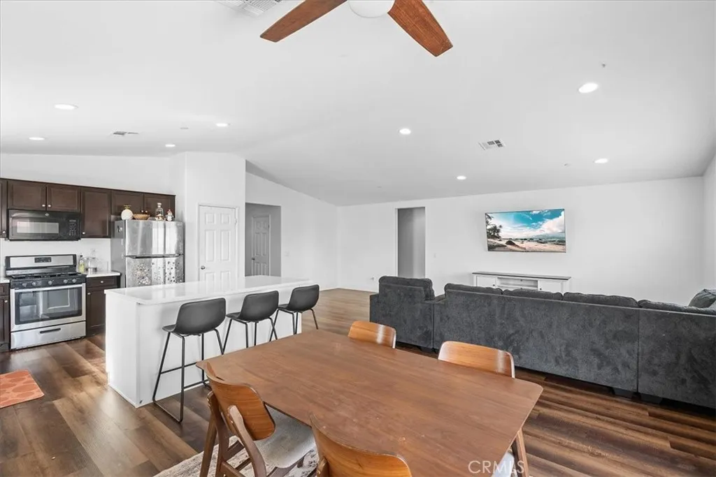 15785 Horizon, Adelanto, California 92301 home-pic-9