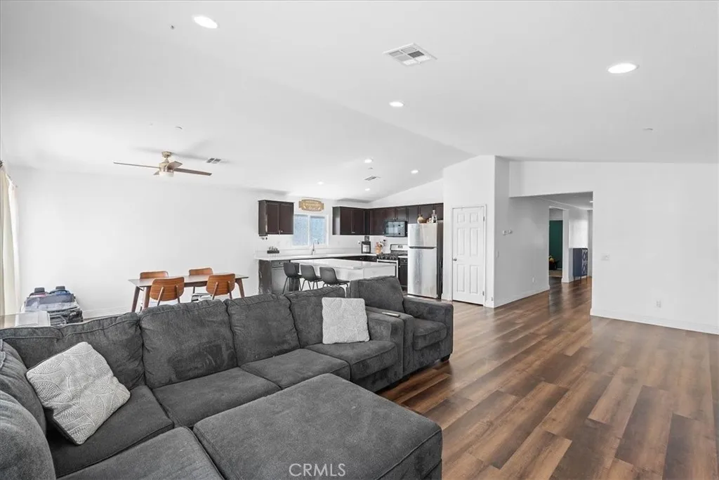 15785 Horizon, Adelanto, California 92301 home-pic-8
