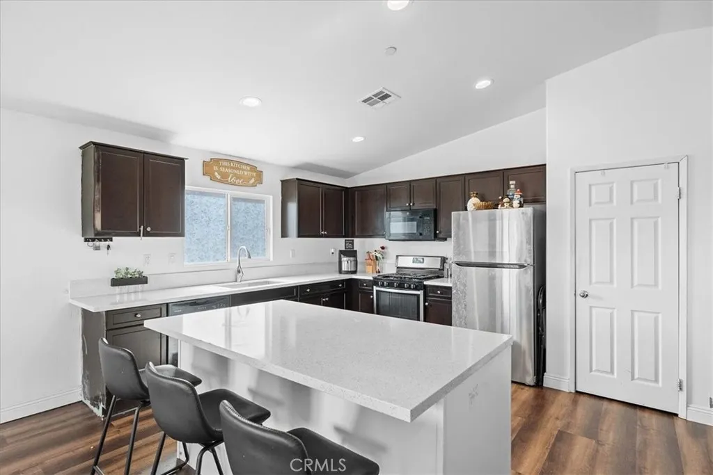 15785 Horizon, Adelanto, California 92301 home-pic-10