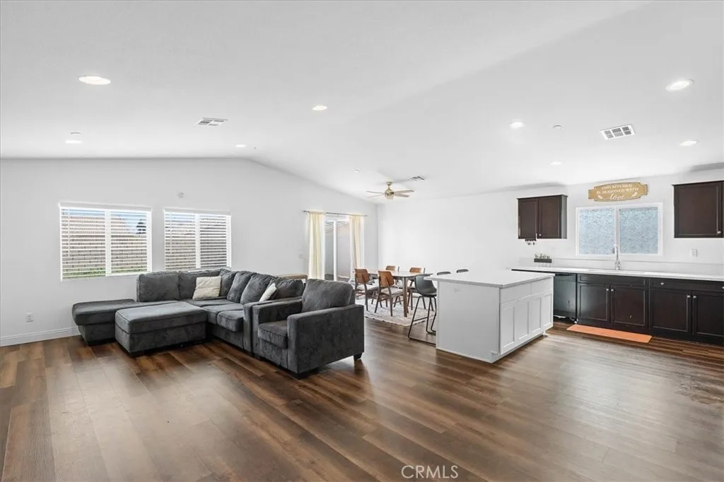15785 Horizon, Adelanto, California 92301 home-pic-6