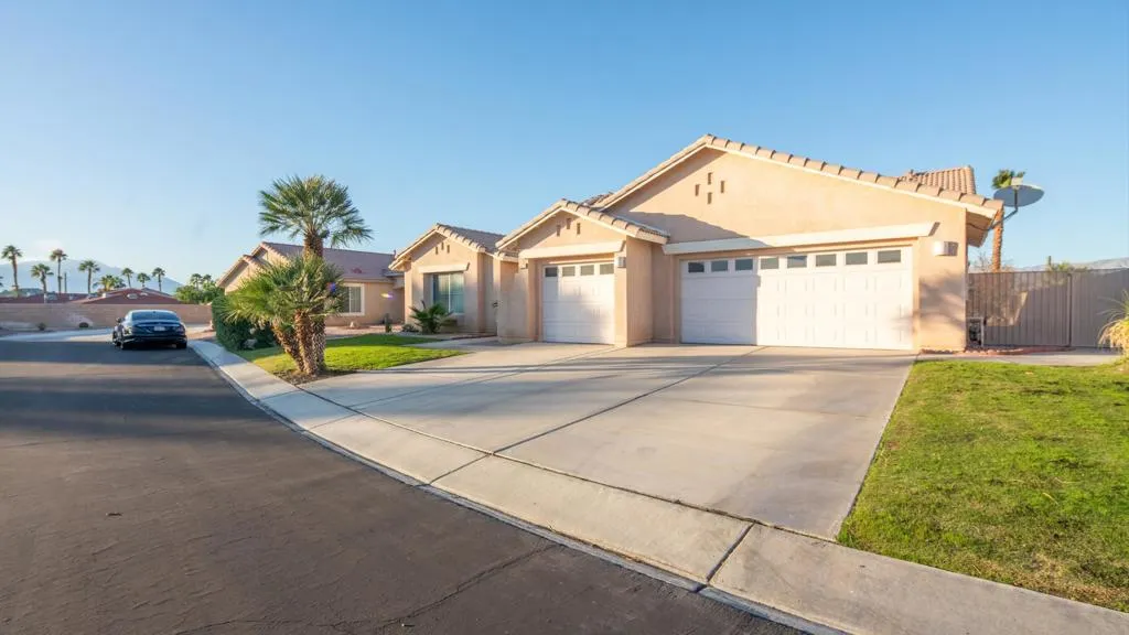 80612 Declaration Avenue, Indio, California 92201 home-pic-38