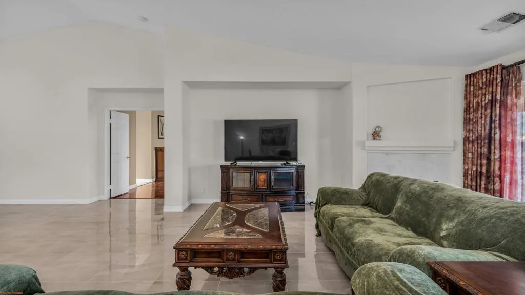 80612 Declaration Avenue, Indio, California 92201 home-pic-3