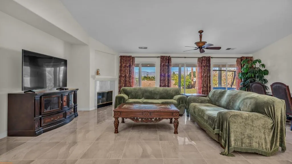 80612 Declaration Avenue, Indio, California 92201 home-pic-2