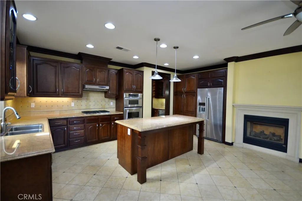 233 Eagle, Hemet, California 92545 home-pic-12
