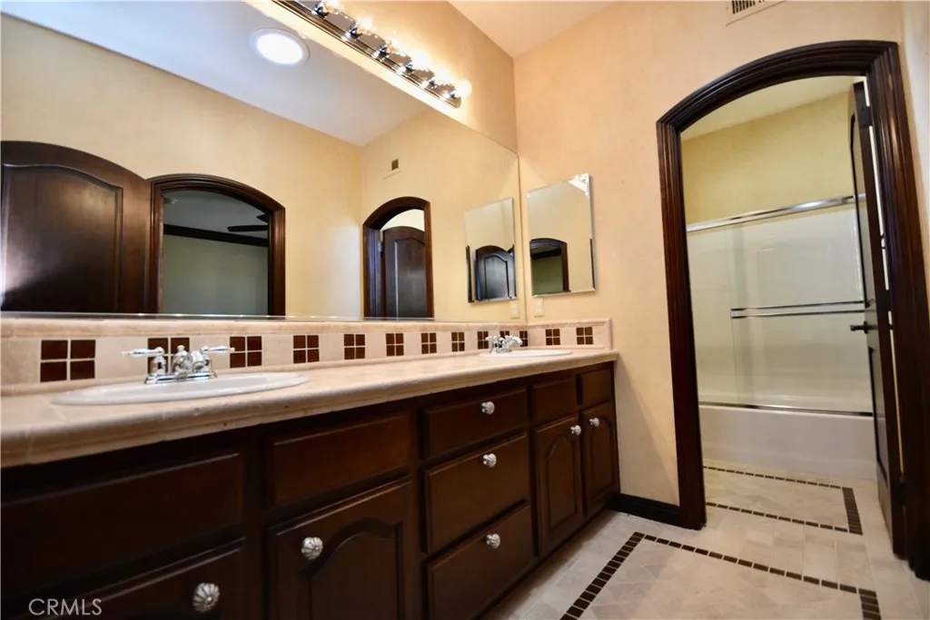 233 Eagle, Hemet, California 92545 home-pic-6
