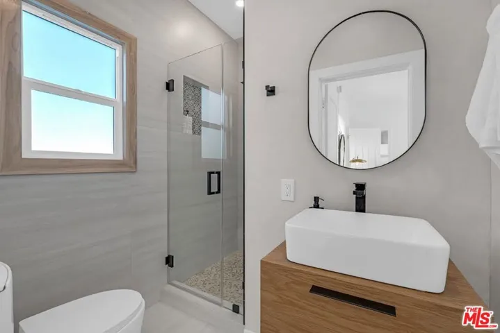 Second bedroom, en suite