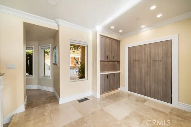 Guest room with Murphy Bed