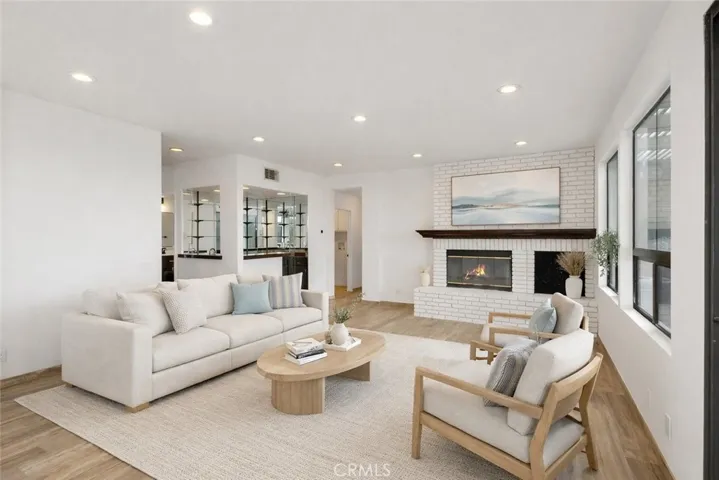 AI STAGED FAMILY ROOM