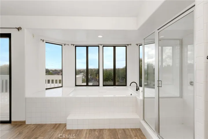 PRIMARY SUITE BATH