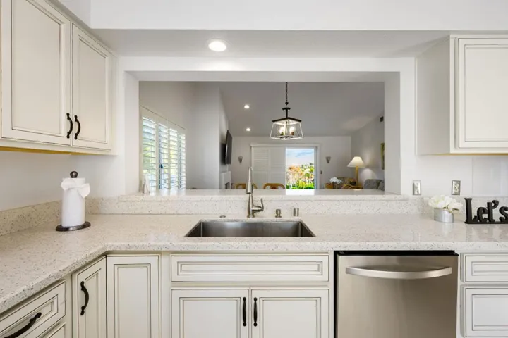 29-web-or-mls-LS_Royale_OPMG_0126_029