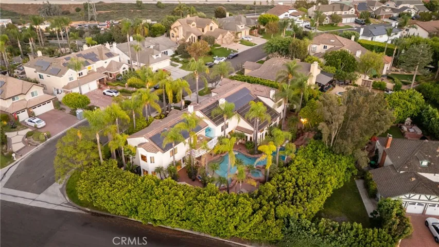 Ideal corner lot location