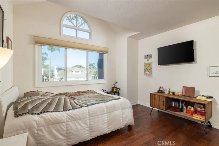 Upstairs secondary bedroom