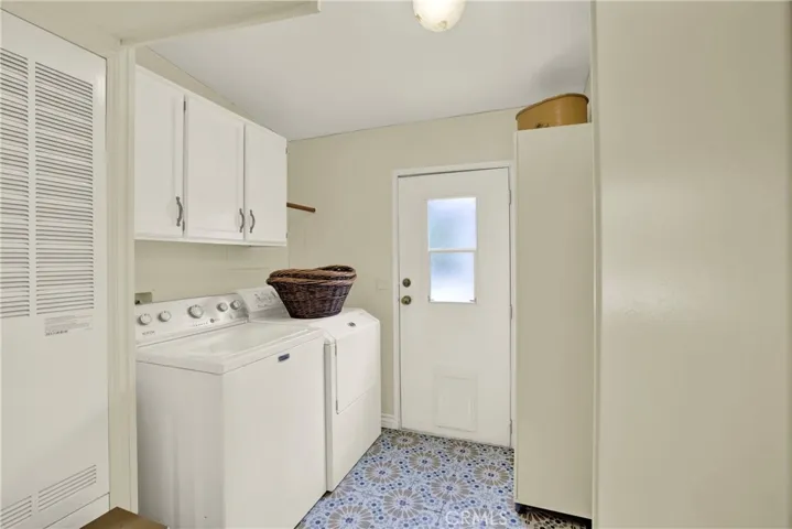 Laundry room off kitchen