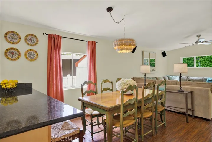 Dining area off kitchen