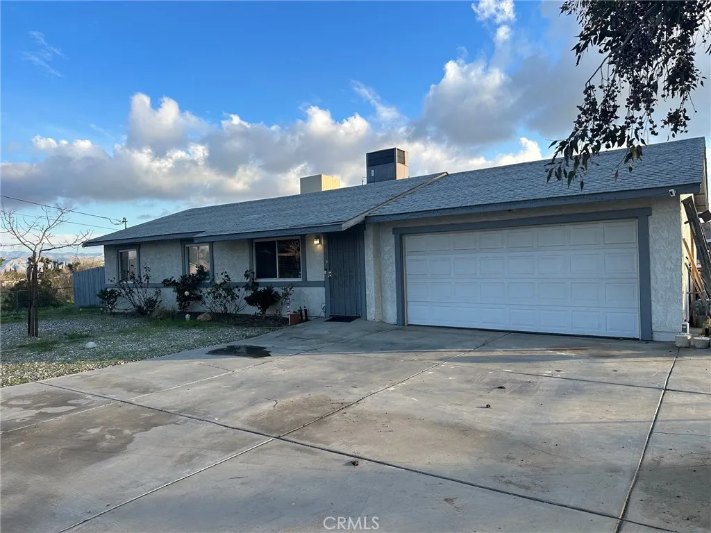 14585 Mauna Loa, Hesperia, California 92345 home-pic-1