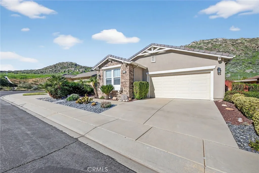 9284 Stephenson Lane, Hemet, California 92545 home-pic-9