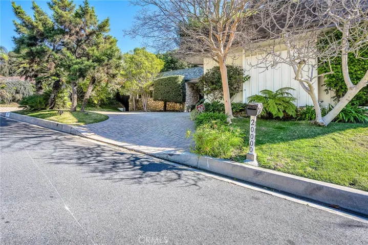 2000 San Ysidro, Beverly Hills, California 90210