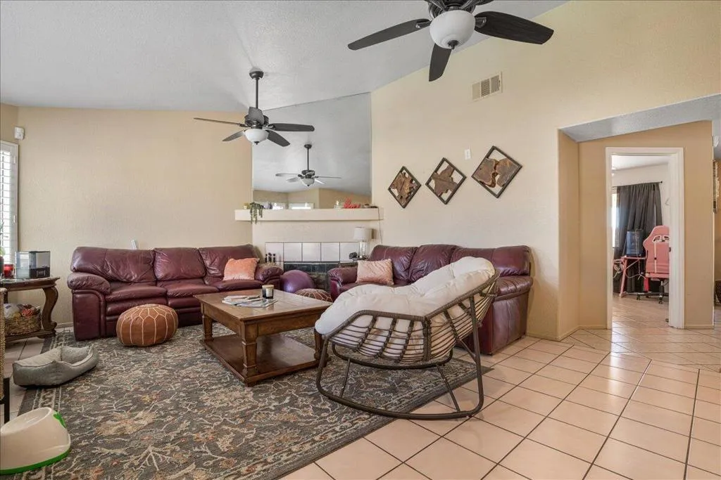 81033 Jamie Way, Indio, California 92201 home-pic-5