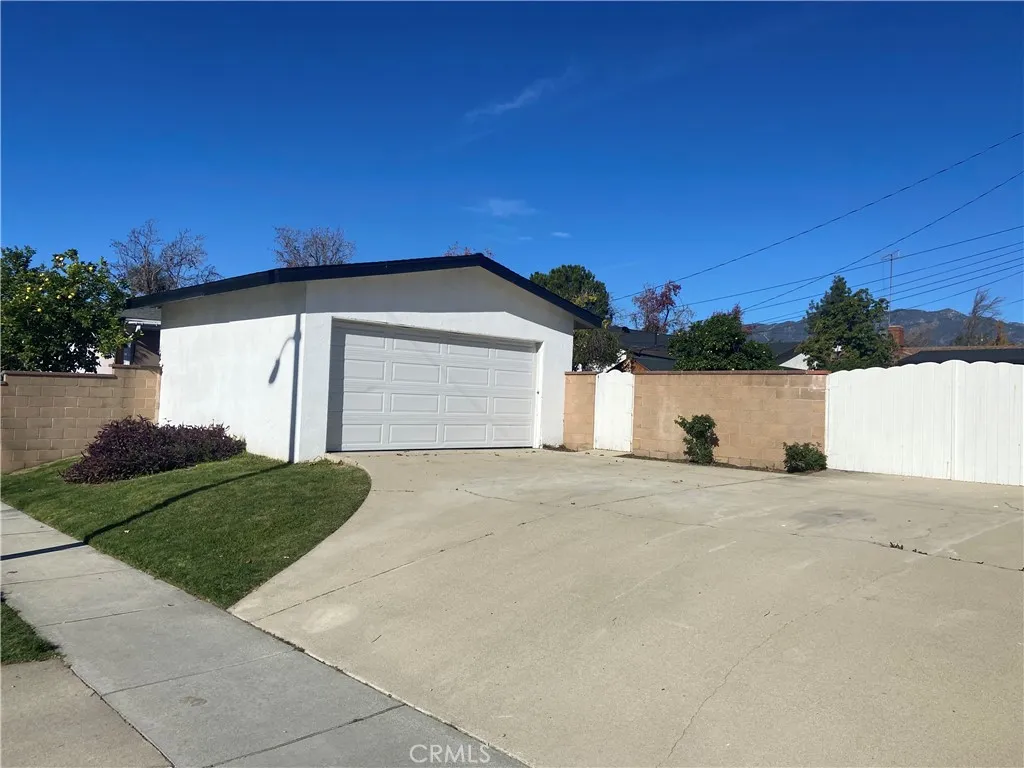 856 Altura, Upland, California 91786 home-pic-6