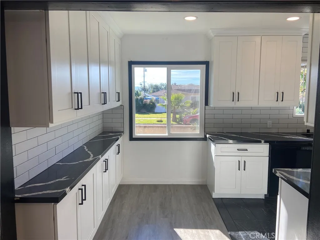 856 Altura, Upland, California 91786 home-pic-12