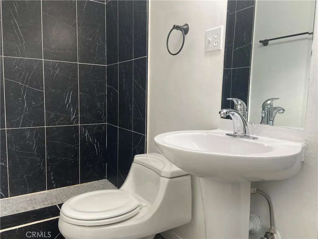 856 Altura, Upland, California 91786 home-pic-26