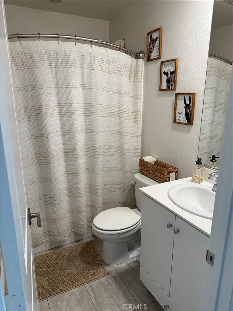 5644 Altamura Way, Fontana, California 92336 home-pic-6