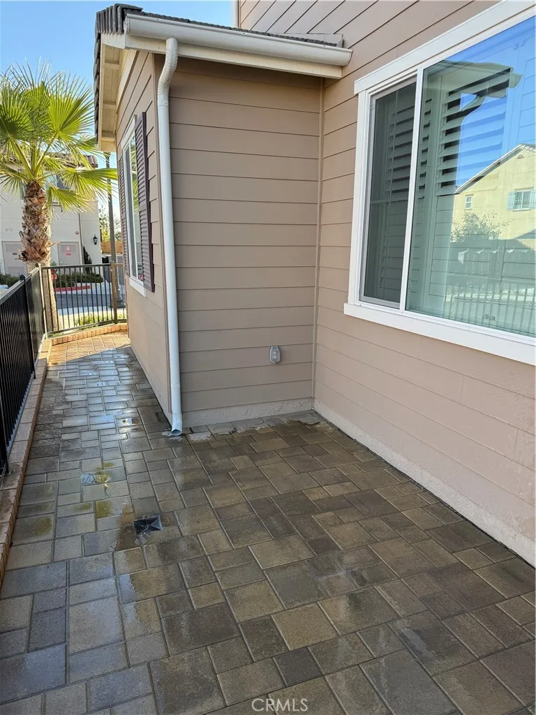 5644 Altamura Way, Fontana, California 92336 home-pic-20