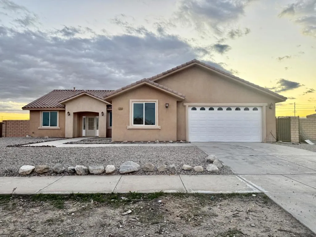 2283 Azure Street, Thermal, California 92274 home-pic-1