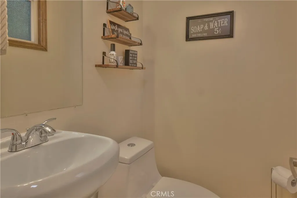 27445 Cedarwood Court, Lake Arrowhead, California 92352 home-pic-25