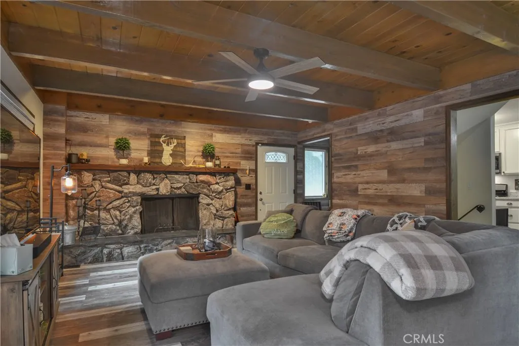 27445 Cedarwood Court, Lake Arrowhead, California 92352 home-pic-6