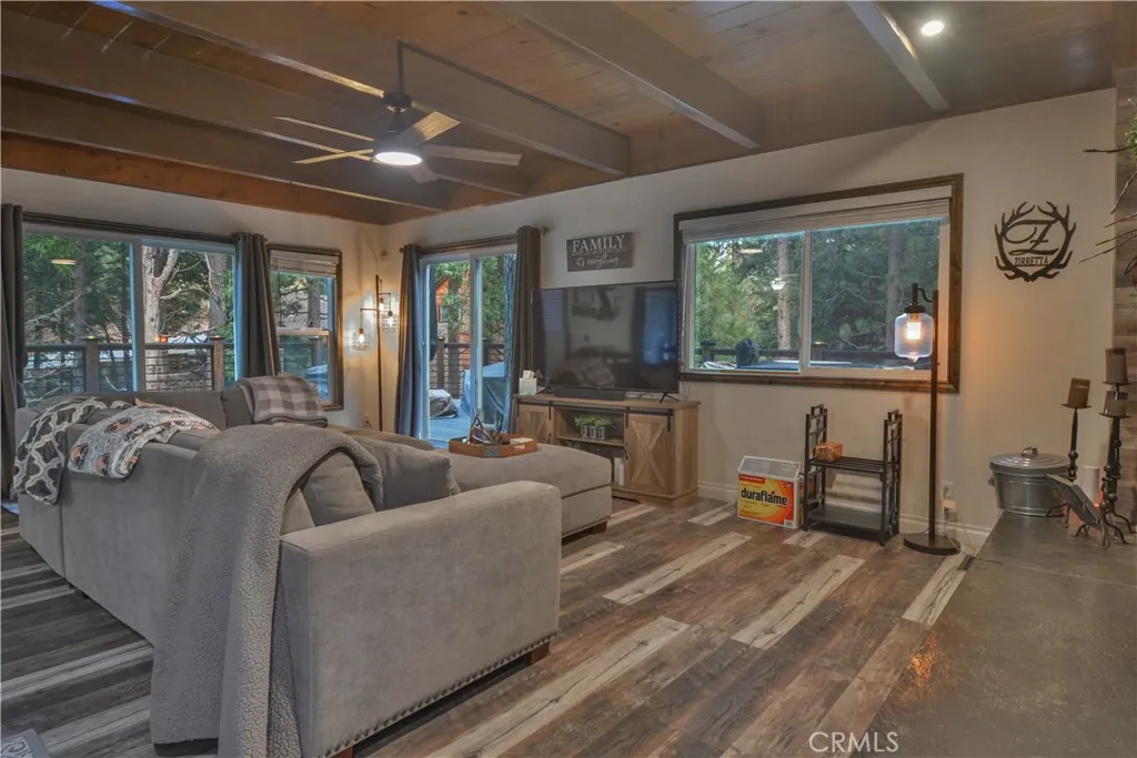 27445 Cedarwood Court, Lake Arrowhead, California 92352 home-pic-3