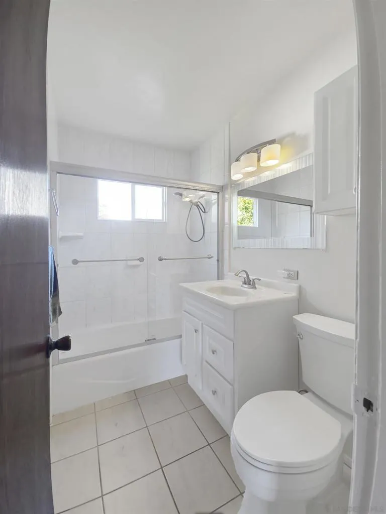 1693 N Mollison Ave, El Cajon, California 92021 home-pic-11