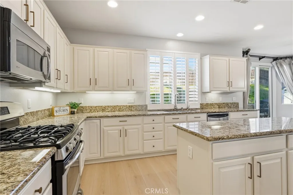 28638 Queensland, Menifee, California 92584 home-pic-22