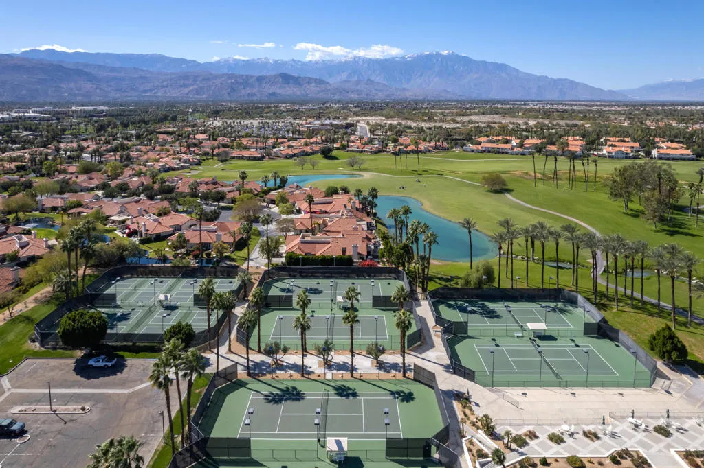 217 Desert Falls Circle, Palm Desert, California 92211 home-pic-38