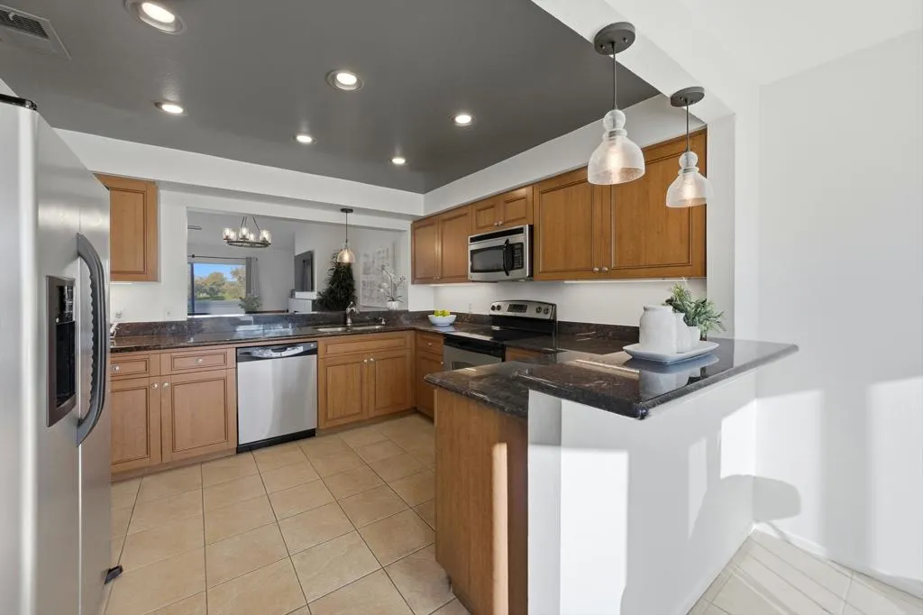 217 Desert Falls Circle, Palm Desert, California 92211 home-pic-14