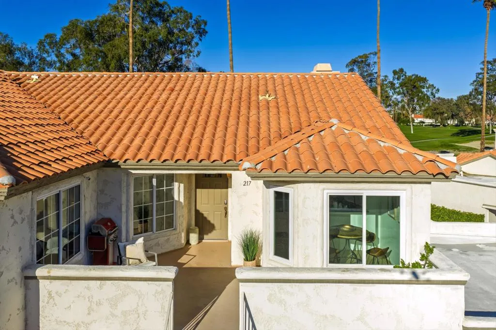 217 Desert Falls Circle, Palm Desert, California 92211 home-pic-2