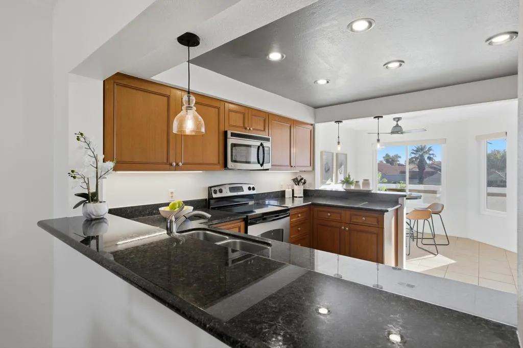 217 Desert Falls Circle, Palm Desert, California 92211 home-pic-9
