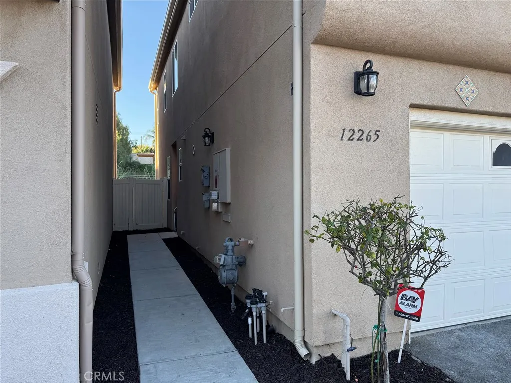 12265 N Lima, Sylmar, California 91342 home-pic-6