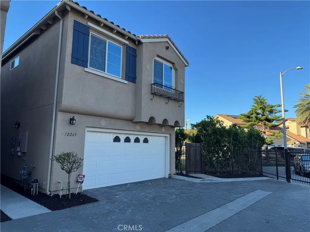 12265 N Lima, Sylmar, California 91342 home-pic-2