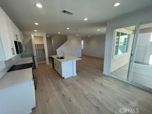 31373 Trappers Loop, Winchester, California 92596 home-pic-4