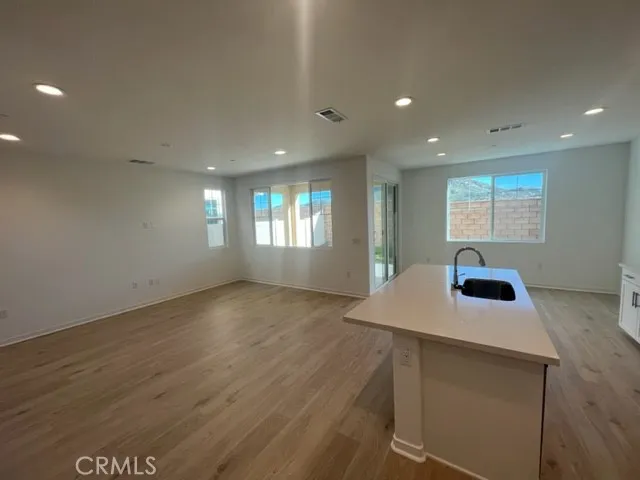 31373 Trappers Loop, Winchester, California 92596 home-pic-8