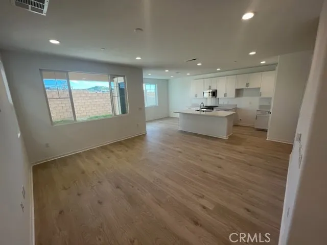 31373 Trappers Loop, Winchester, California 92596 home-pic-2