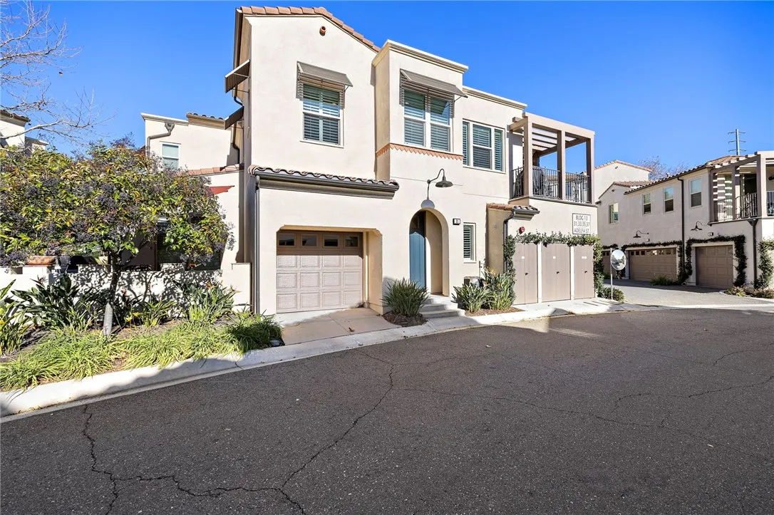 31 Adelfa Street, Rancho Mission Viejo, California 92694 home-pic-2