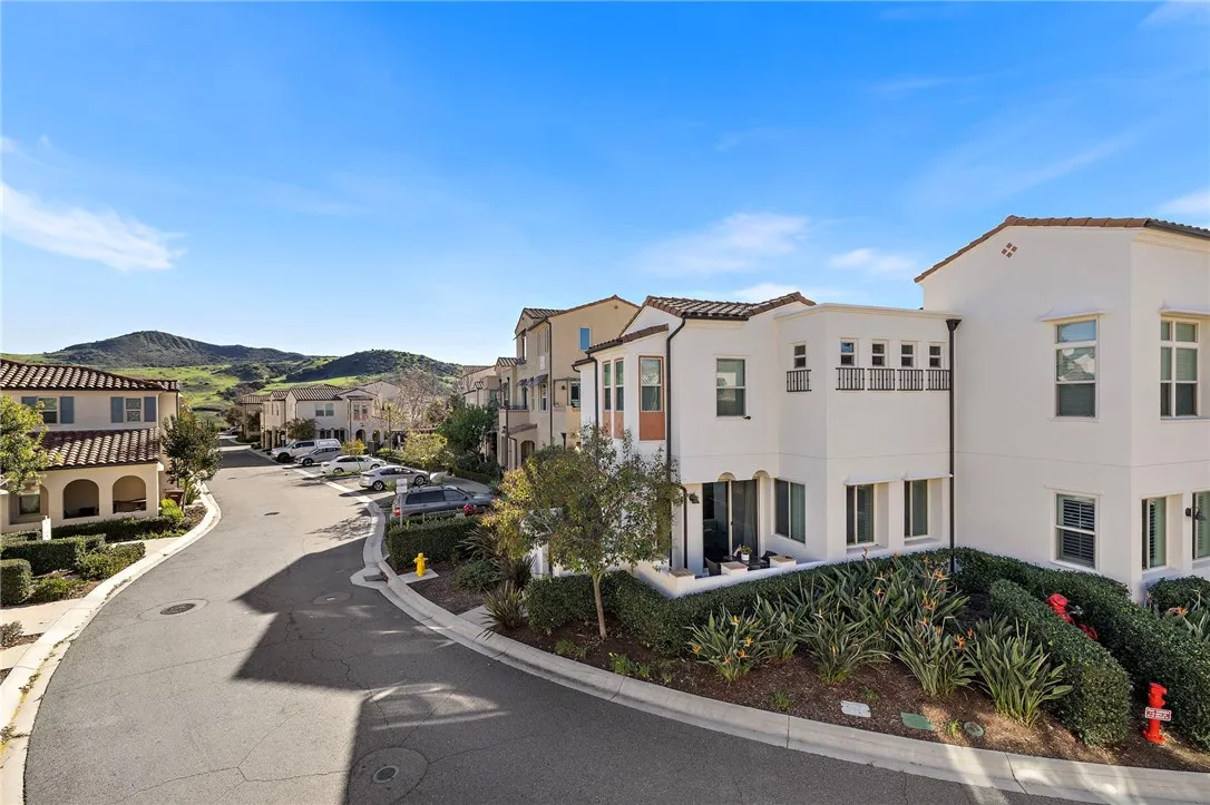 31 Adelfa Street, Rancho Mission Viejo, California 92694 home-pic-15