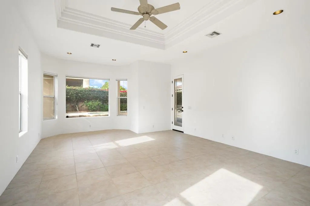 13 Hillcrest Drive, Palm Desert, California 92260 home-pic-17