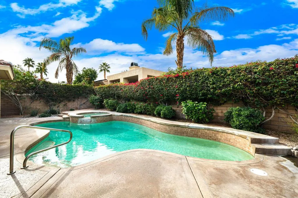 13 Hillcrest Drive, Palm Desert, California 92260 home-pic-5