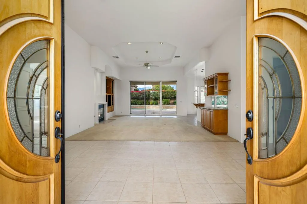 13 Hillcrest Drive, Palm Desert, California 92260 home-pic-2