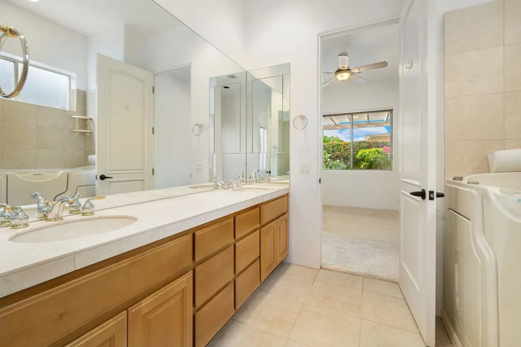 13 Hillcrest Drive, Palm Desert, California 92260 home-pic-25