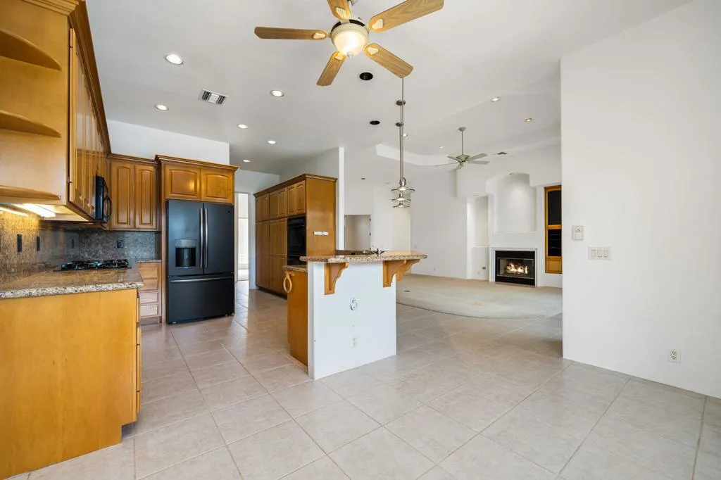 13 Hillcrest Drive, Palm Desert, California 92260 home-pic-14