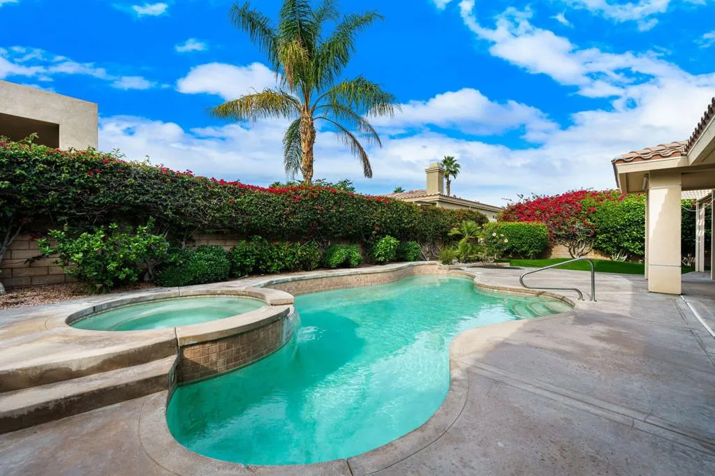 13 Hillcrest Drive, Palm Desert, California 92260 home-pic-3